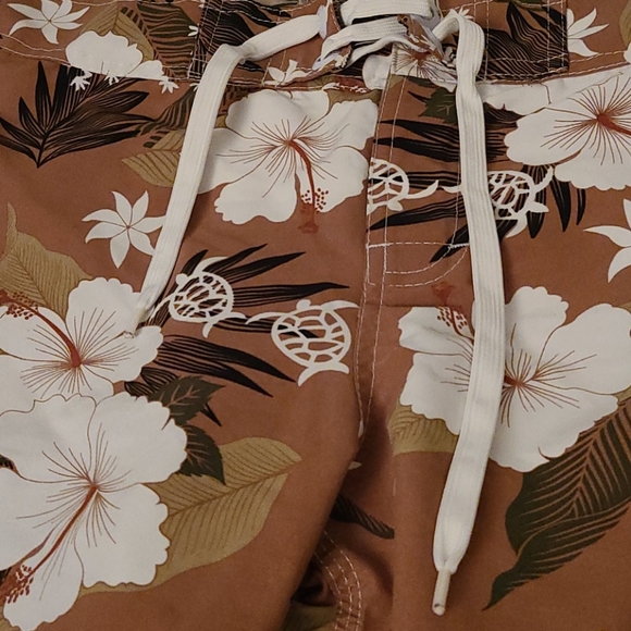 Hawaiian Men's Swimming Trunks 🏊‍♂️ - Picture 11 of 11